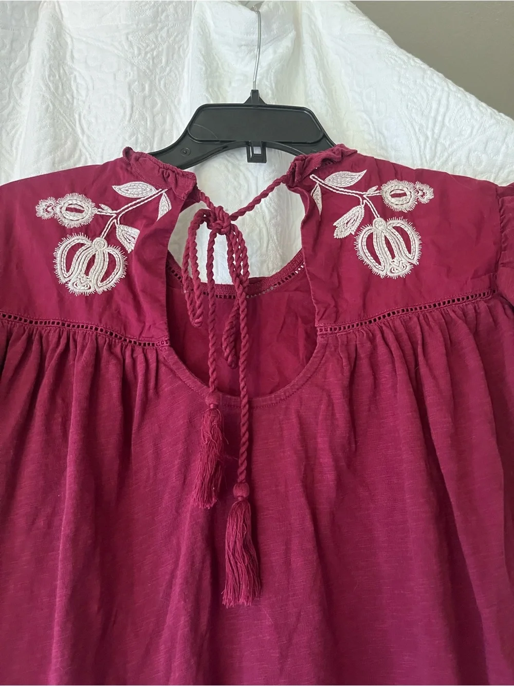 Knox Rose Deep Berry Sleeveless Top - Picture 3 of 3
